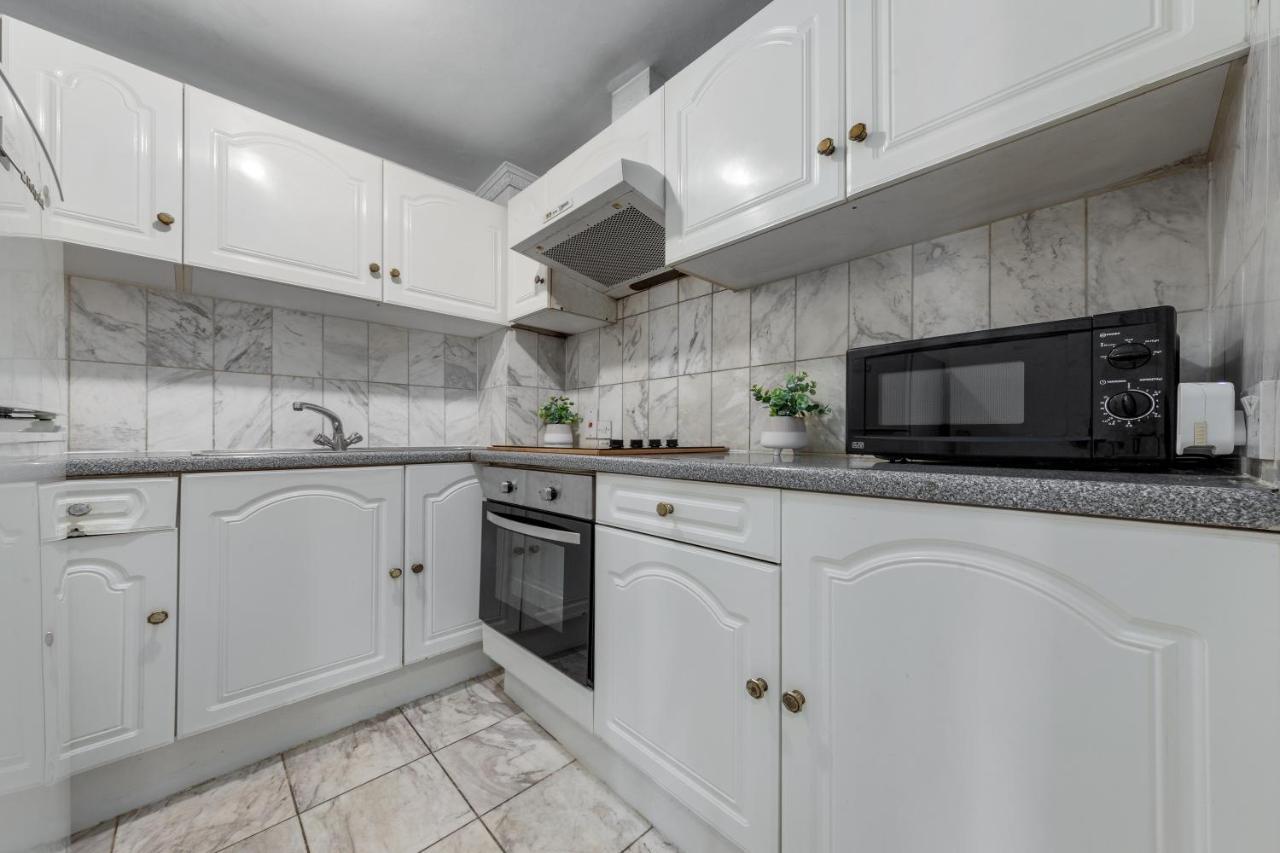 דירות לונדון Flat In Baker Street מראה חיצוני תמונה